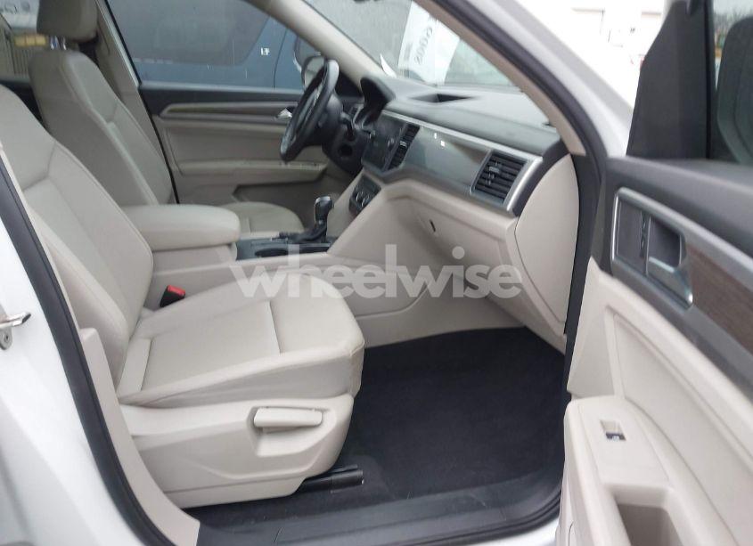 Photo 5 of 2019 Volkswagen Atlas 3.6L V6 SE W/TECHNOLOGY (VIN 1V2WR2CA6KC601641)