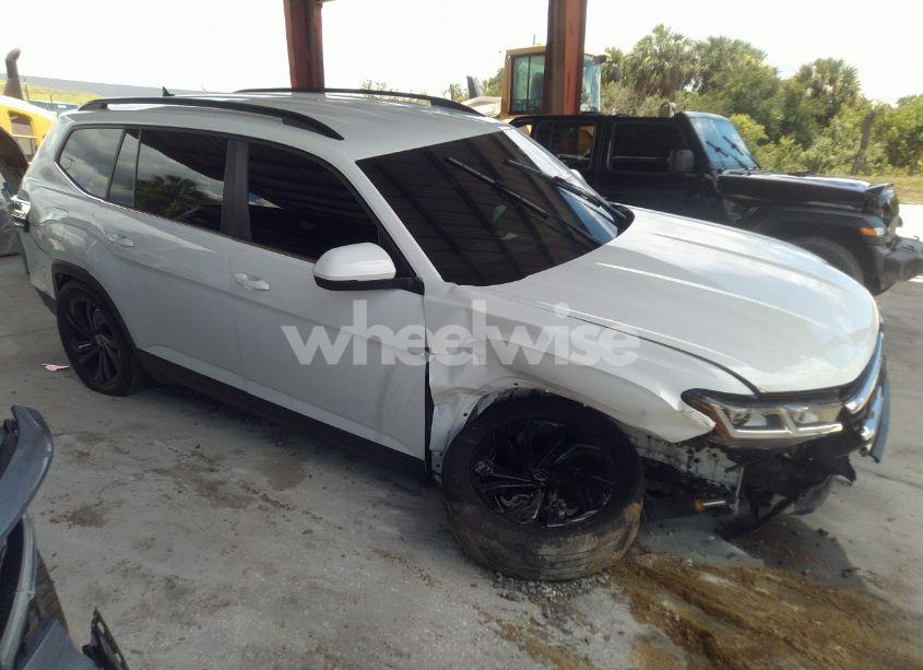 2022 Volkswagen Atlas 3.6L V6 SE W/TECHNOLOGY (VIN 1V2WR2CA6NC544975) main photo