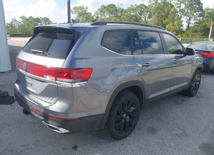 Photo 4 of 2024 Volkswagen Atlas 2.0T SE W/TECHNOLOGY (VIN 1V2WR2CA6RC567758)