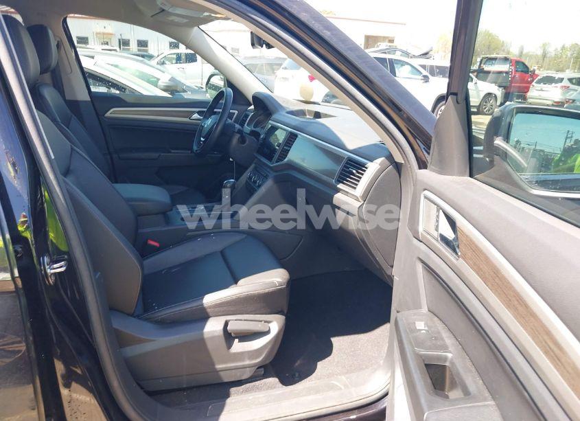 Photo 5 of 2019 Volkswagen Atlas 3.6L V6 SE W/TECHNOLOGY (VIN 1V2WR2CA7KC525508)