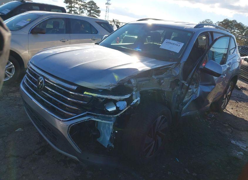 Photo 2 of 2024 Volkswagen Atlas 2.0T SE W/TECHNOLOGY (VIN 1V2WR2CA7RC536485)
