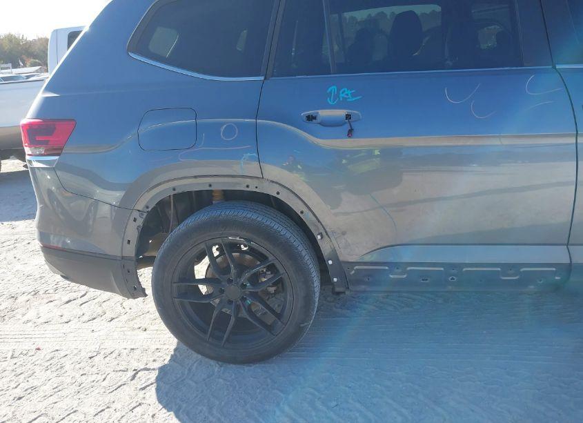 Photo 6 of 2021 Volkswagen Atlas 3.6L V6 SE W/TECHNOLOGY (VIN 1V2WR2CA8MC543647)