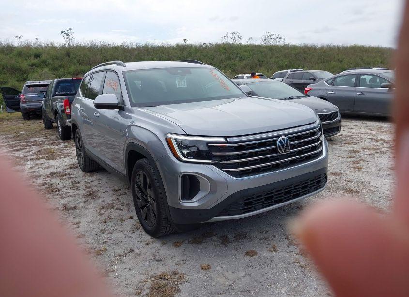 2024 Volkswagen Atlas 2.0T SE W/TECHNOLOGY (VIN 1V2WR2CA8RC534082) main photo