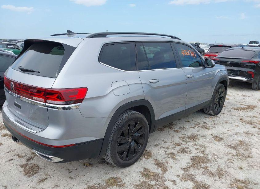 Photo 4 of 2024 Volkswagen Atlas 2.0T SE W/TECHNOLOGY (VIN 1V2WR2CA8RC534082)