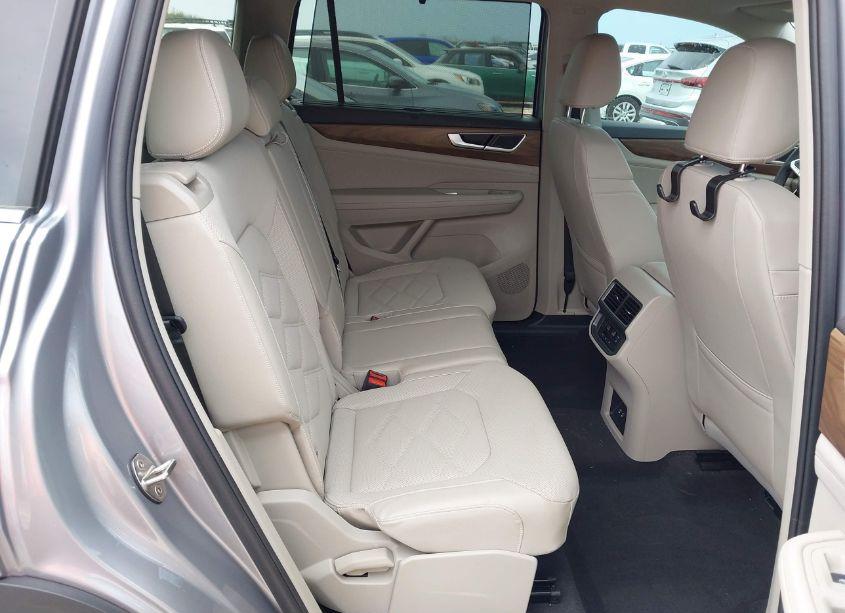 Photo 8 of 2024 Volkswagen Atlas 2.0T SE W/TECHNOLOGY (VIN 1V2WR2CA8RC534082)