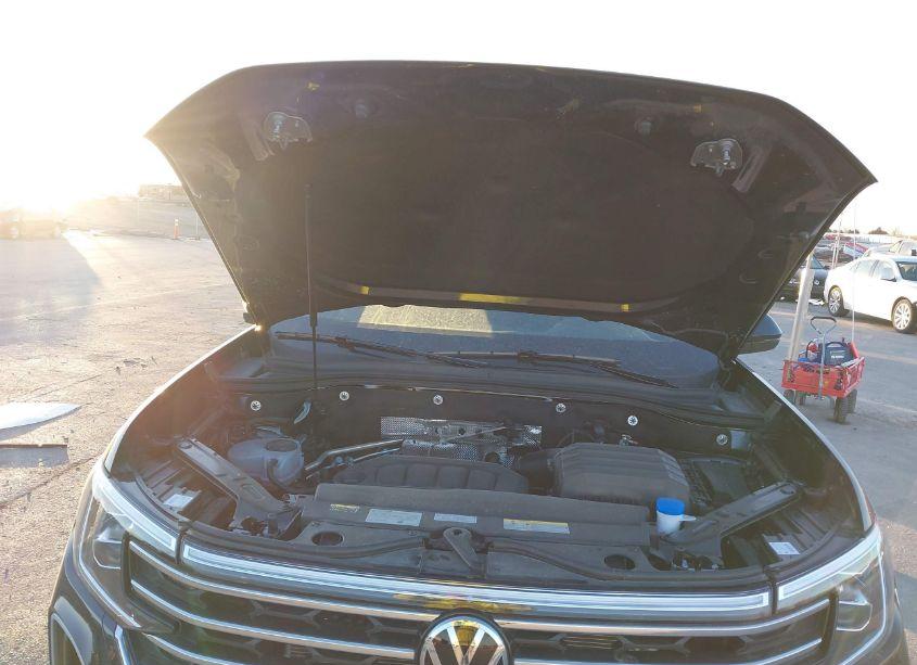 Photo 10 of 2024 Volkswagen Atlas 2.0T SE W/TECHNOLOGY (VIN 1V2WR2CA8RC580804)