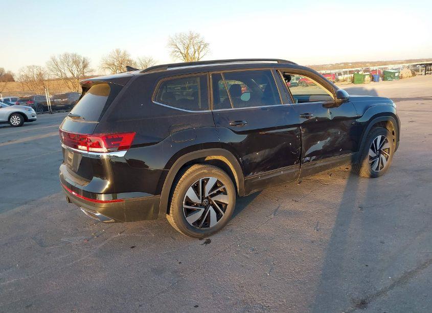 Photo 4 of 2024 Volkswagen Atlas 2.0T SE W/TECHNOLOGY (VIN 1V2WR2CA8RC580804)