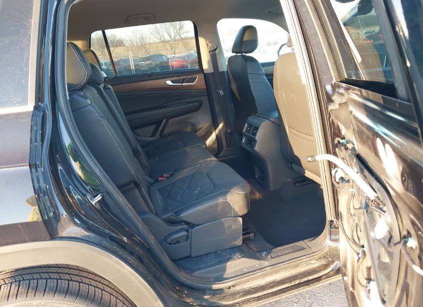 Photo 8 of 2024 Volkswagen Atlas 2.0T SE W/TECHNOLOGY (VIN 1V2WR2CA8RC580804)