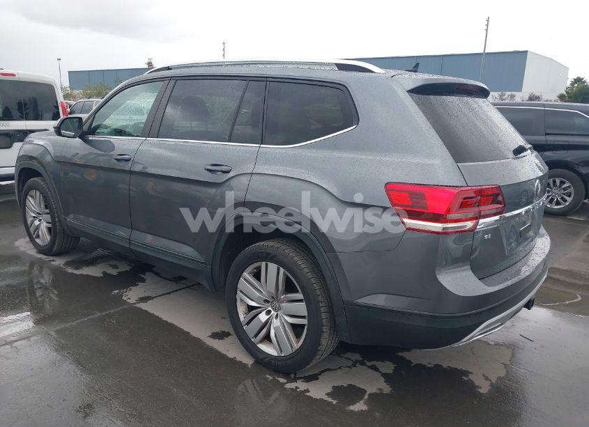 Photo 3 of 2019 Volkswagen Atlas 3.6L V6 SE W/TECHNOLOGY (VIN 1V2WR2CA9KC503400)