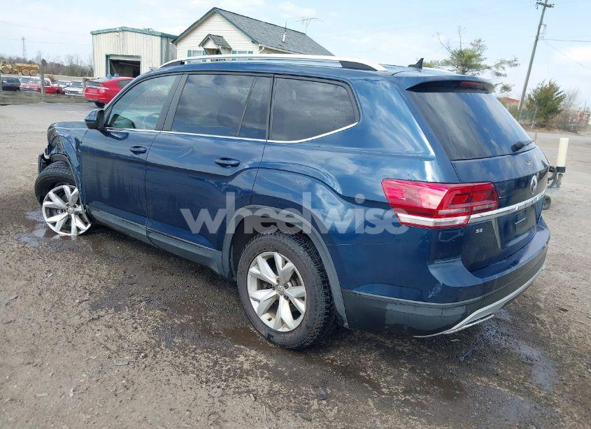 Photo 3 of 2019 Volkswagen Atlas 3.6L V6 SE W/TECHNOLOGY (VIN 1V2WR2CA9KC545503)