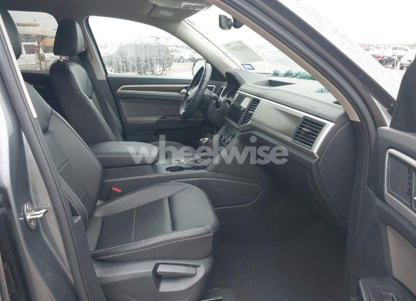 Photo 5 of 2021 Volkswagen Atlas 3.6L V6 SE W/TECHNOLOGY (VIN 1V2WR2CA9MC546704)