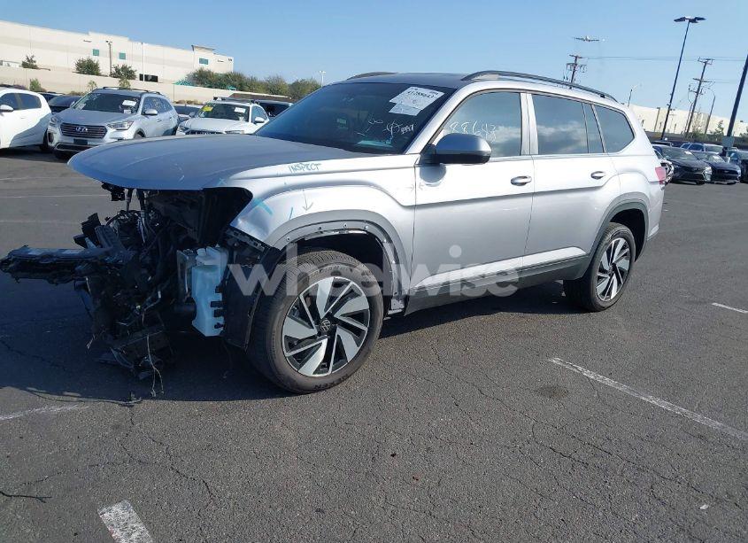 Photo 2 of 2024 Volkswagen Atlas 2.0T SE W/TECHNOLOGY (VIN 1V2WR2CA9RC577040)