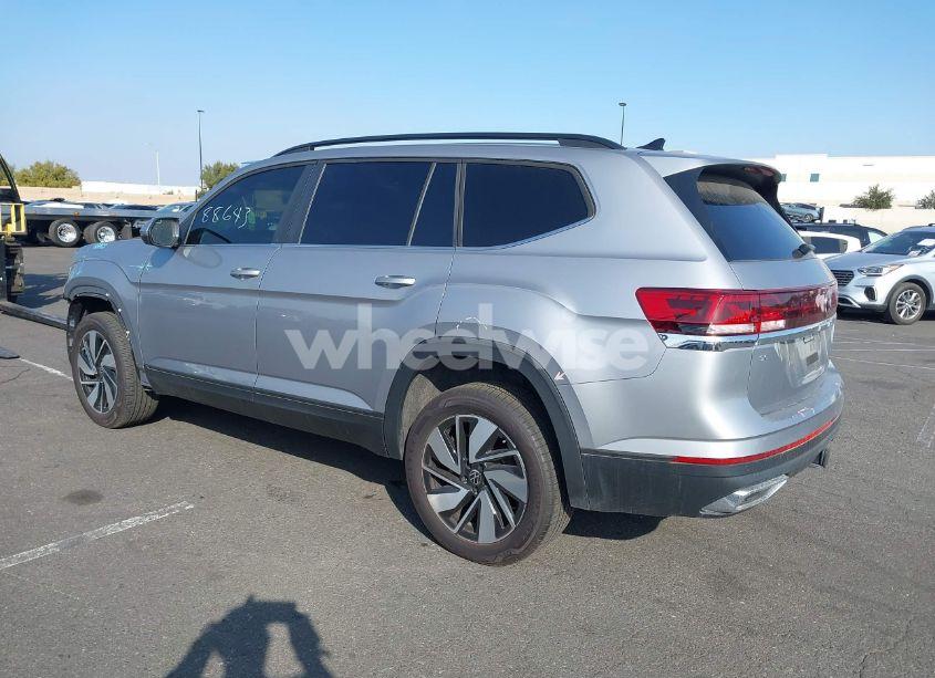 Photo 3 of 2024 Volkswagen Atlas 2.0T SE W/TECHNOLOGY (VIN 1V2WR2CA9RC577040)