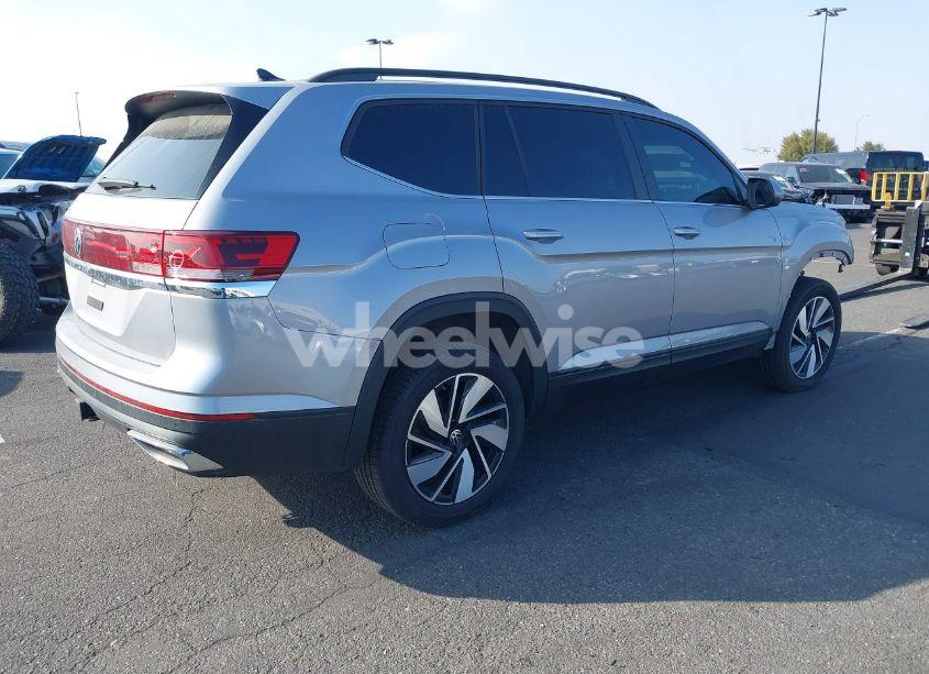 Photo 4 of 2024 Volkswagen Atlas 2.0T SE W/TECHNOLOGY (VIN 1V2WR2CA9RC577040)