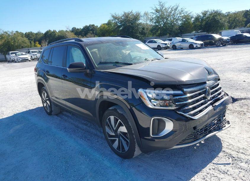2024 Volkswagen Atlas 2.0T SE W/TECHNOLOGY (VIN 1V2WR2CA9RC578169) main photo
