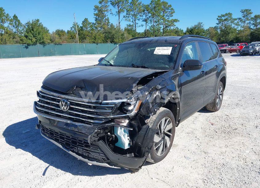Photo 2 of 2024 Volkswagen Atlas 2.0T SE W/TECHNOLOGY (VIN 1V2WR2CA9RC578169)