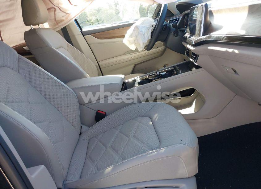 Photo 5 of 2024 Volkswagen Atlas 2.0T SE W/TECHNOLOGY (VIN 1V2WR2CA9RC578169)