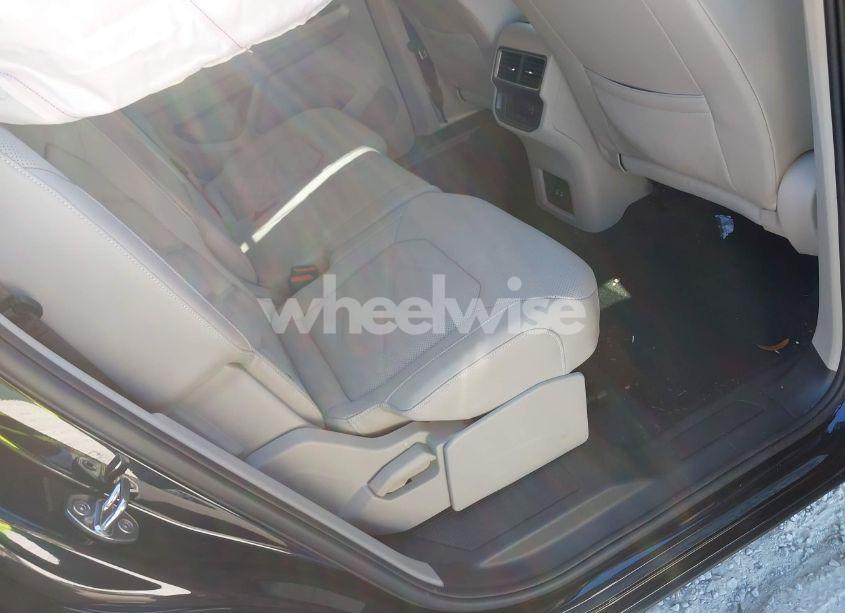 Photo 8 of 2024 Volkswagen Atlas 2.0T SE W/TECHNOLOGY (VIN 1V2WR2CA9RC578169)