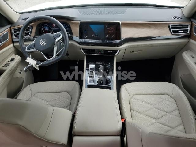 Photo 5 of 2025 VOLKSWAGEN ATLAS SE N/A (VIN 1V2WR2CA9SC513568)