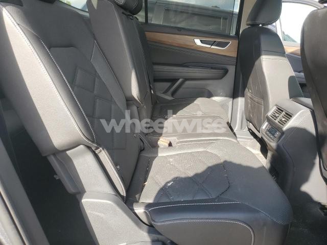 Photo 6 of 2025 VOLKSWAGEN ATLAS SE N/A (VIN 1V2WR2CA9SC566500)