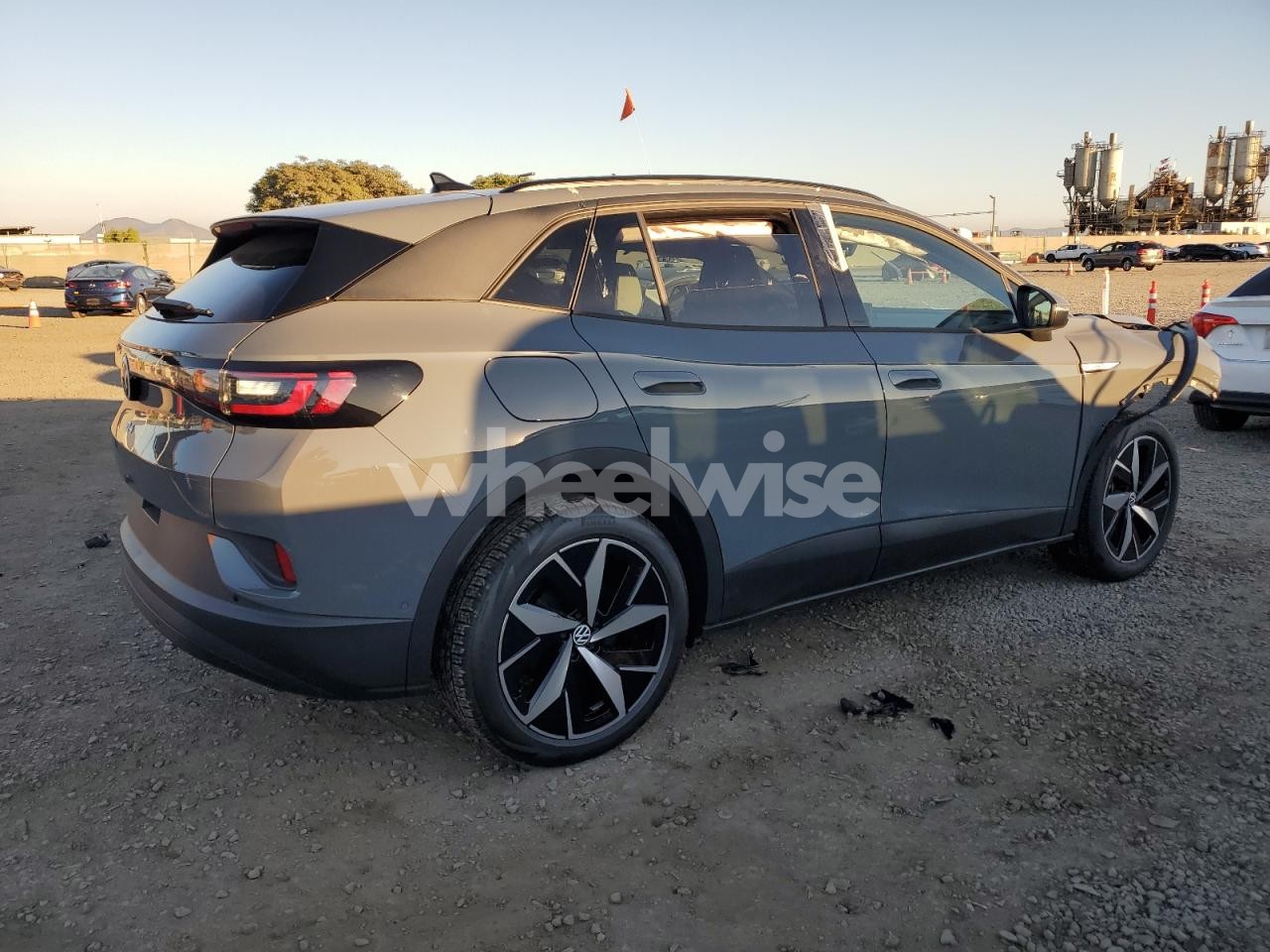 Photo 3 of 2025 VOLKSWAGEN ID.4 PRO S (VIN 1V2WSPE83SC009464)