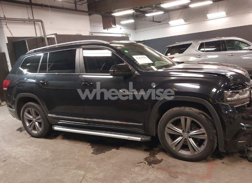 Photo 13 of 2019 Volkswagen Atlas 3.6L V6 SE W/TECHNOLOGY R-LINE (VIN 1V2XR2CA0KC565336)
