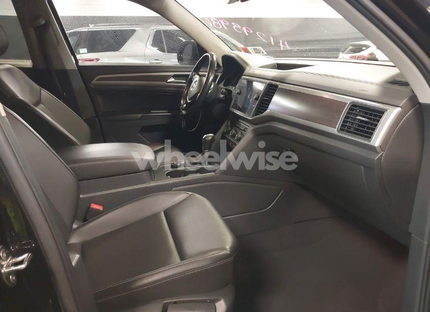 Photo 5 of 2019 Volkswagen Atlas 3.6L V6 SE W/TECHNOLOGY R-LINE (VIN 1V2XR2CA0KC565336)