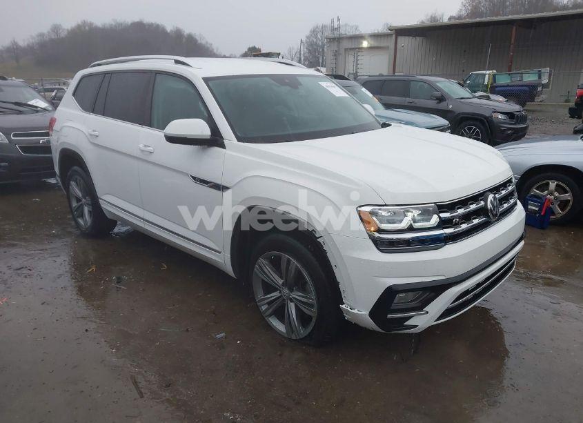2019 Volkswagen Atlas 3.6L V6 SE W/TECHNOLOGY R-LINE (VIN 1V2XR2CA2KC533794) main photo