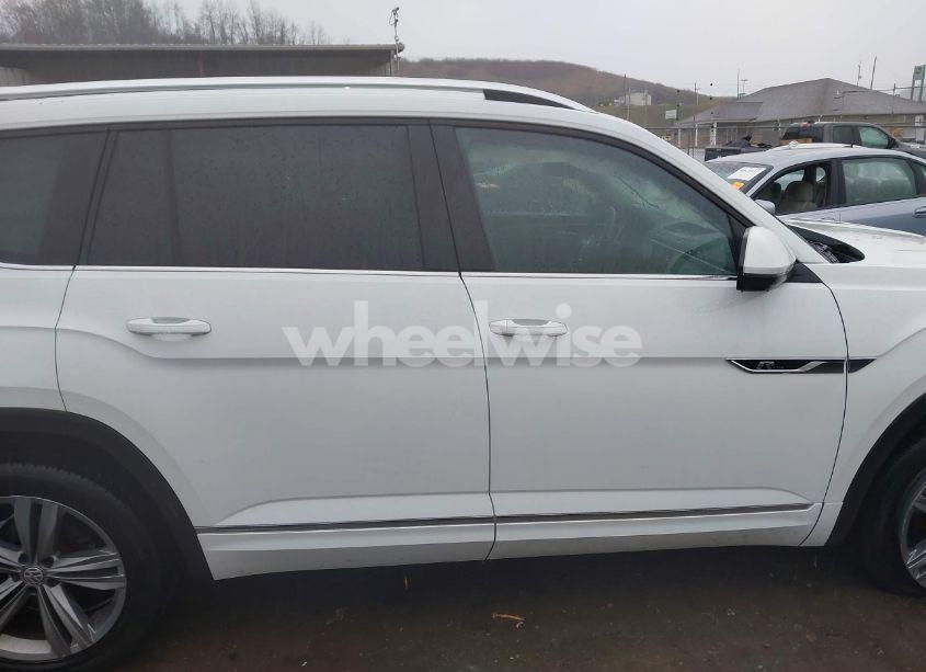 Photo 13 of 2019 Volkswagen Atlas 3.6L V6 SE W/TECHNOLOGY R-LINE (VIN 1V2XR2CA2KC533794)