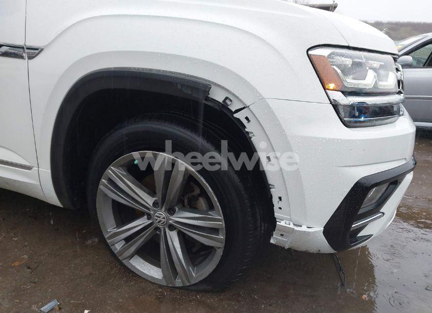 Photo 6 of 2019 Volkswagen Atlas 3.6L V6 SE W/TECHNOLOGY R-LINE (VIN 1V2XR2CA2KC533794)