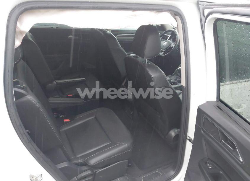 Photo 8 of 2019 Volkswagen Atlas 3.6L V6 SE W/TECHNOLOGY R-LINE (VIN 1V2XR2CA2KC533794)