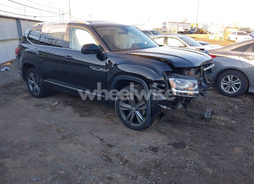 2019 Volkswagen Atlas 3.6L V6 SE W/TECHNOLOGY R-LINE (VIN 1V2XR2CA4KC622850) main photo