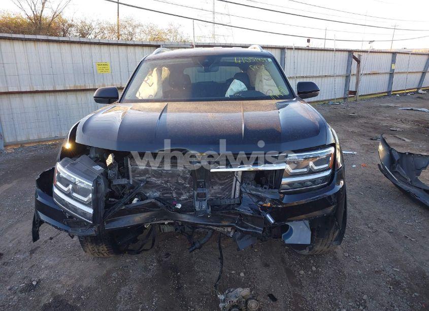 Photo 13 of 2019 Volkswagen Atlas 3.6L V6 SE W/TECHNOLOGY R-LINE (VIN 1V2XR2CA4KC622850)