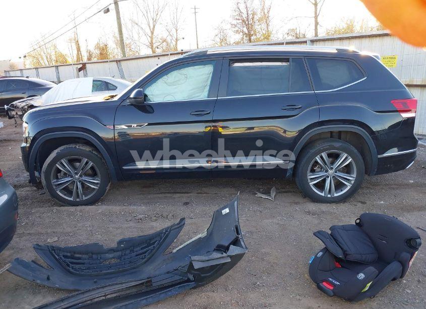 Photo 15 of 2019 Volkswagen Atlas 3.6L V6 SE W/TECHNOLOGY R-LINE (VIN 1V2XR2CA4KC622850)