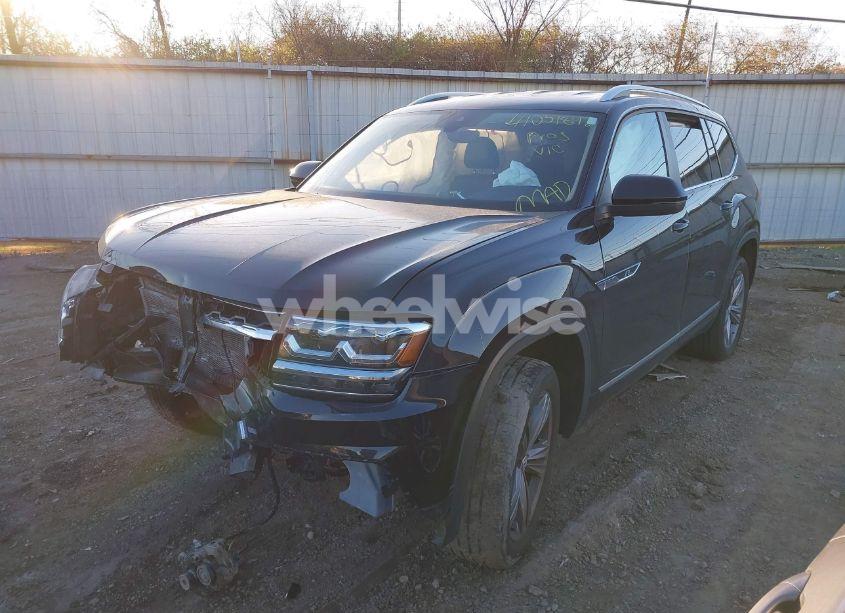 Photo 2 of 2019 Volkswagen Atlas 3.6L V6 SE W/TECHNOLOGY R-LINE (VIN 1V2XR2CA4KC622850)