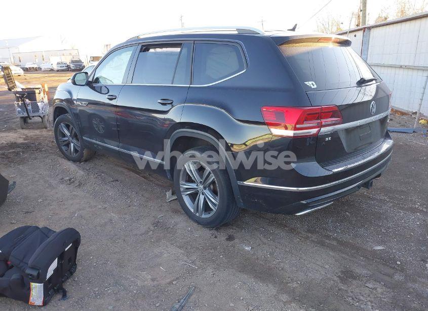 Photo 3 of 2019 Volkswagen Atlas 3.6L V6 SE W/TECHNOLOGY R-LINE (VIN 1V2XR2CA4KC622850)