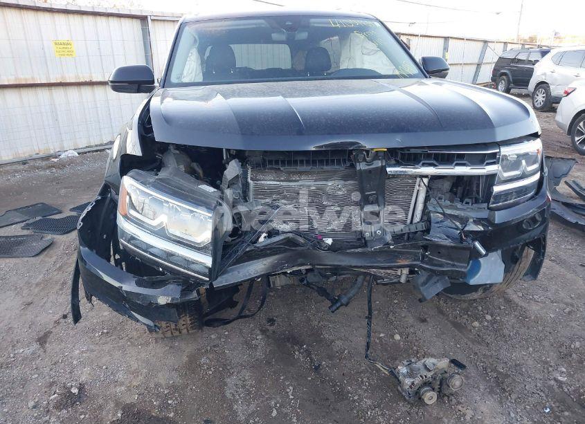 Photo 6 of 2019 Volkswagen Atlas 3.6L V6 SE W/TECHNOLOGY R-LINE (VIN 1V2XR2CA4KC622850)