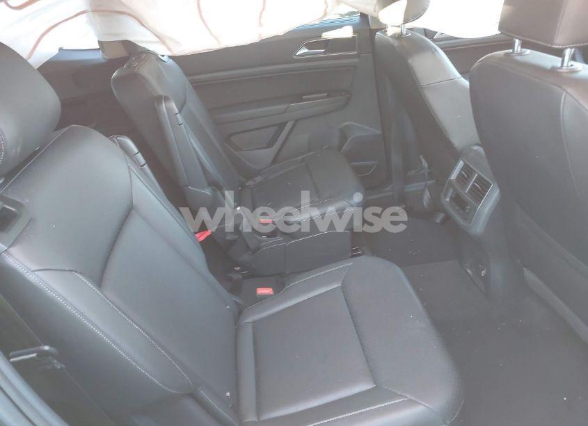 Photo 8 of 2019 Volkswagen Atlas 3.6L V6 SE W/TECHNOLOGY R-LINE (VIN 1V2XR2CA4KC622850)