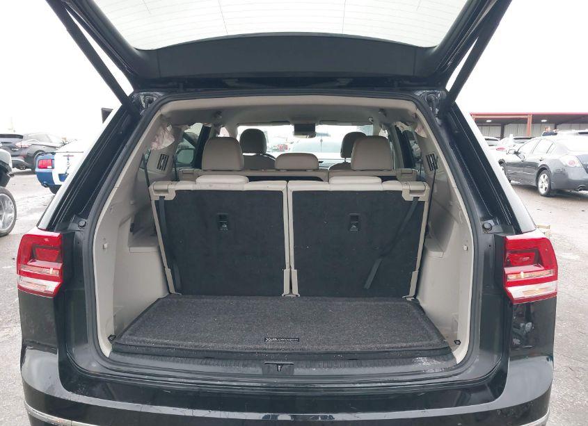 Photo 17 of 2019 Volkswagen Atlas 3.6L V6 SE W/TECHNOLOGY R-LINE (VIN 1V2XR2CA5KC581211)