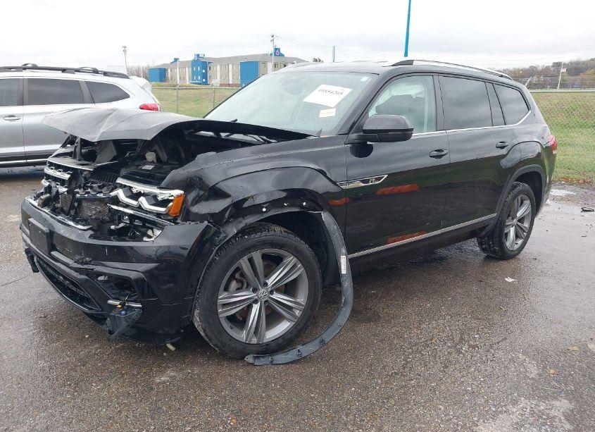 Photo 2 of 2019 Volkswagen Atlas 3.6L V6 SE W/TECHNOLOGY R-LINE (VIN 1V2XR2CA5KC581211)