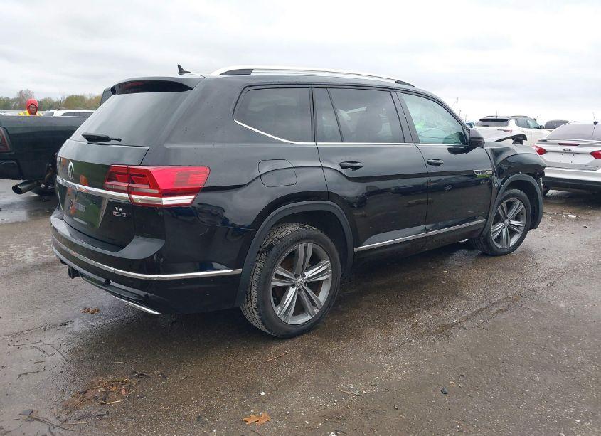 Photo 4 of 2019 Volkswagen Atlas 3.6L V6 SE W/TECHNOLOGY R-LINE (VIN 1V2XR2CA5KC581211)