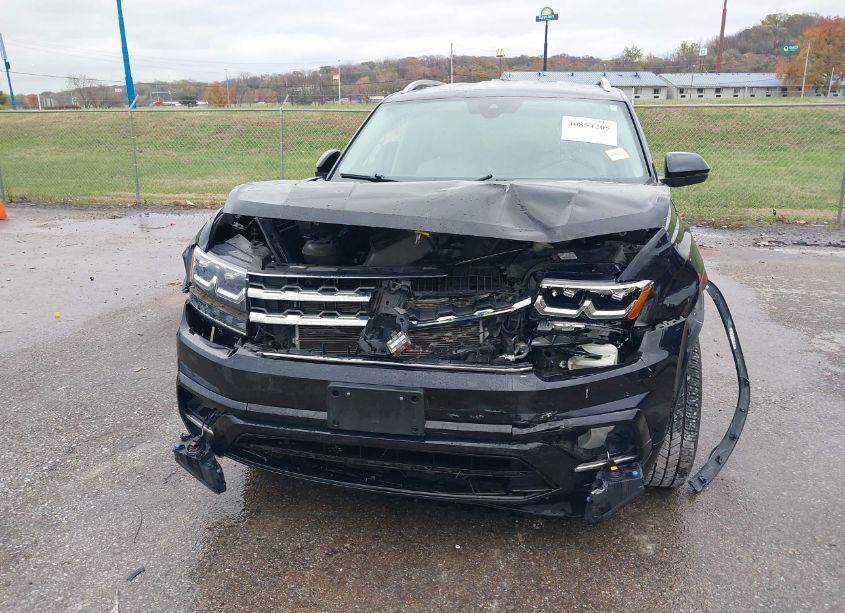 Photo 6 of 2019 Volkswagen Atlas 3.6L V6 SE W/TECHNOLOGY R-LINE (VIN 1V2XR2CA5KC581211)