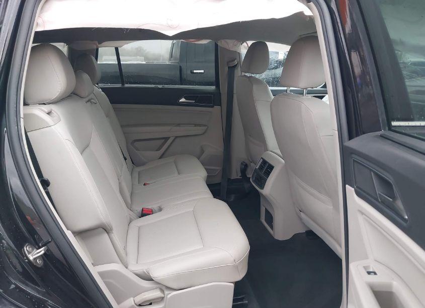 Photo 8 of 2019 Volkswagen Atlas 3.6L V6 SE W/TECHNOLOGY R-LINE (VIN 1V2XR2CA5KC581211)