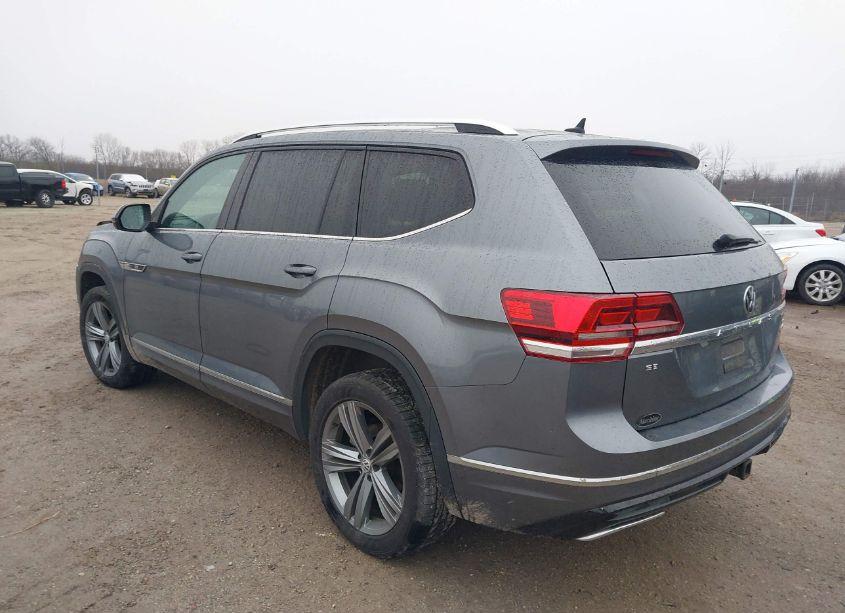 Photo 3 of 2019 Volkswagen Atlas 3.6L V6 SE W/TECHNOLOGY R-LINE (VIN 1V2XR2CA8KC606070)