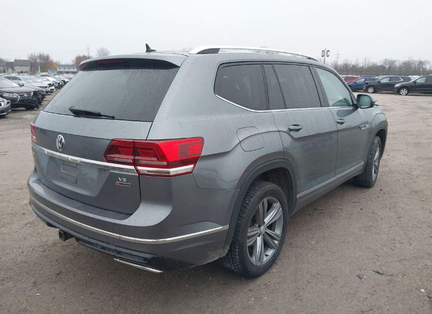 Photo 4 of 2019 Volkswagen Atlas 3.6L V6 SE W/TECHNOLOGY R-LINE (VIN 1V2XR2CA8KC606070)
