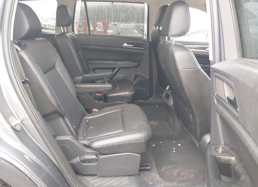 Photo 8 of 2019 Volkswagen Atlas 3.6L V6 SE W/TECHNOLOGY R-LINE (VIN 1V2XR2CA8KC606070)