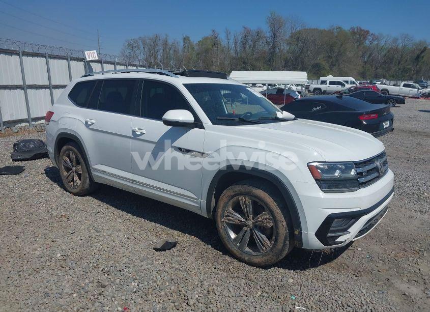2019 Volkswagen Atlas 3.6L V6 SE W/TECHNOLOGY R-LINE (VIN 1V2YR2CA0KC582951) main photo