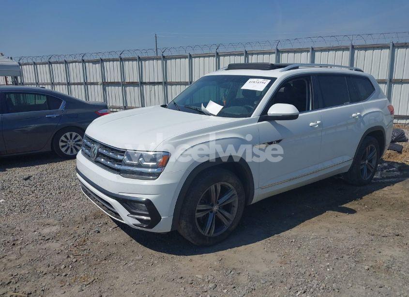 Photo 2 of 2019 Volkswagen Atlas 3.6L V6 SE W/TECHNOLOGY R-LINE (VIN 1V2YR2CA0KC582951)