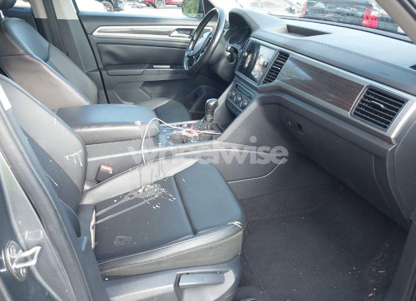 Photo 5 of 2019 Volkswagen Atlas 3.6L V6 SE W/TECHNOLOGY R-LINE (VIN 1V2YR2CA3KC519312)