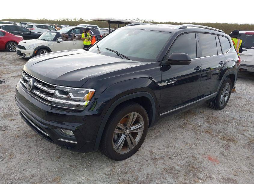 Photo 2 of 2019 Volkswagen Atlas 3.6L V6 SE W/TECHNOLOGY R-LINE (VIN 1V2YR2CA5KC527783)